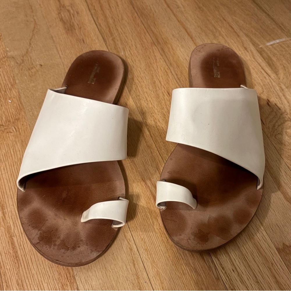 Diane Von Furstenberg White Leather Toe-Ring Slide Sandals